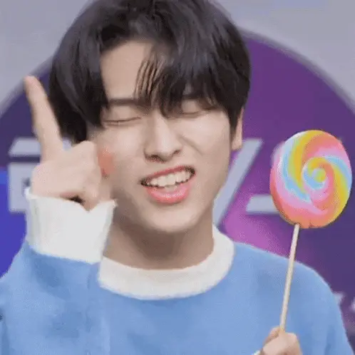 Lee Seunghwan's Cute Lollipop Moment on Boys Planet