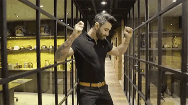 Gusttavo Lima Dançando no Corredor