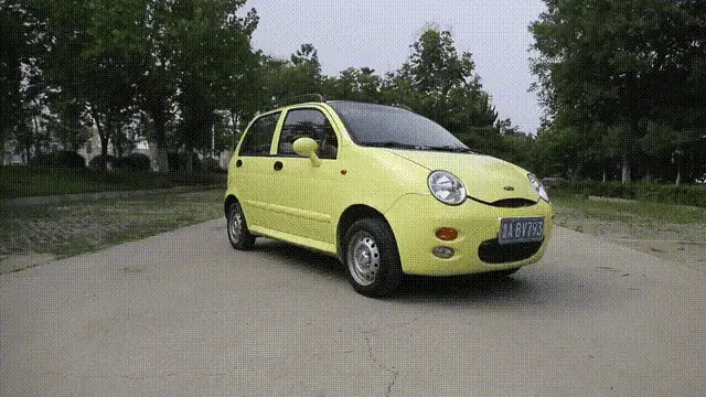 Yellow Chery QQ Car Exterior View