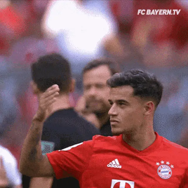 Coutinho Waves and Blows Kiss to Fans at FC Bayern