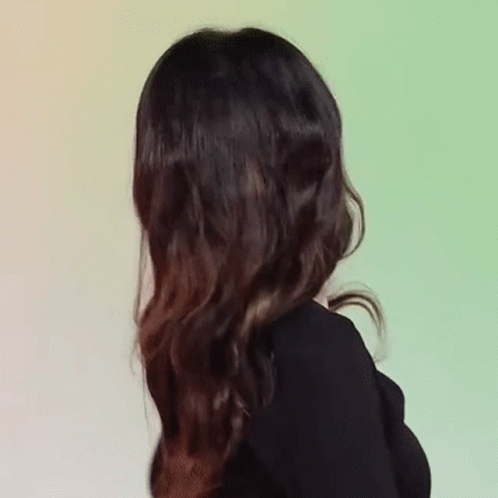 Xu Xinwen's Dynamic Head Turn