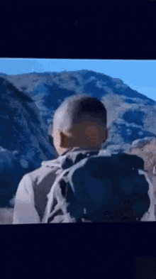 GIF tso los ntawm Shaquana