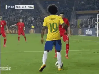 Willian's Dribbling Skills in Brazil vs Turkey Match