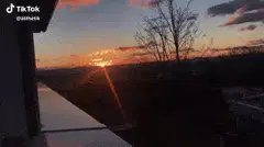 “Ich bin so früh aufgestanden um das zu Filmen, aber ich denke es hat sich gelohnt :) #foryou #sun