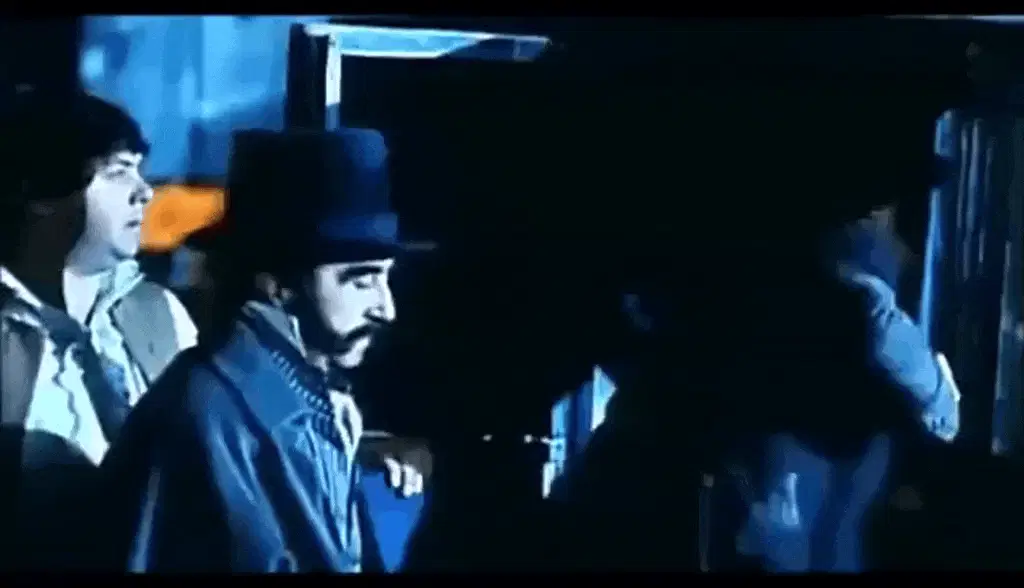 "AH, MI DISPIACE...MA IO SO IO, E VOI...NON SIETE UN CAZZO!"