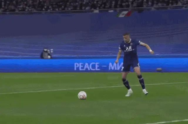 Mbappé vs Courtois: Dribble & Save Attempt