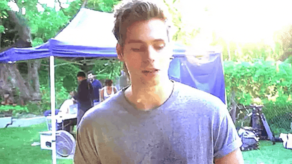 5SOS Behind the Scenes