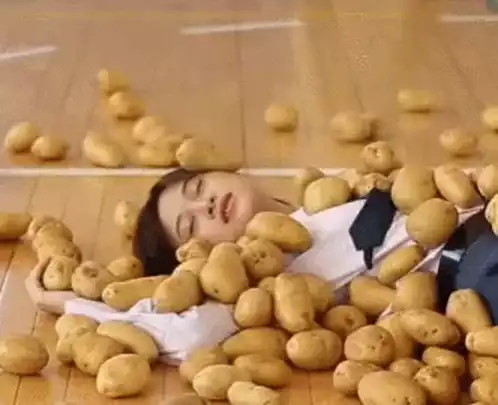 Grumbl Krumplika: Lying in Potatoes