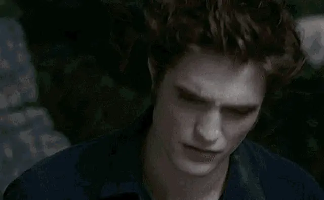 Edward Cullen Sparkles in Twilight (Robert Pattinson)