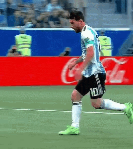 Lionel Messi Dribbles at World Cup 2018