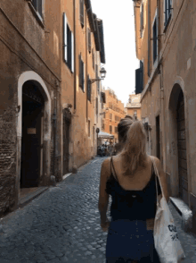 GIF diunggah oleh Funnygirl