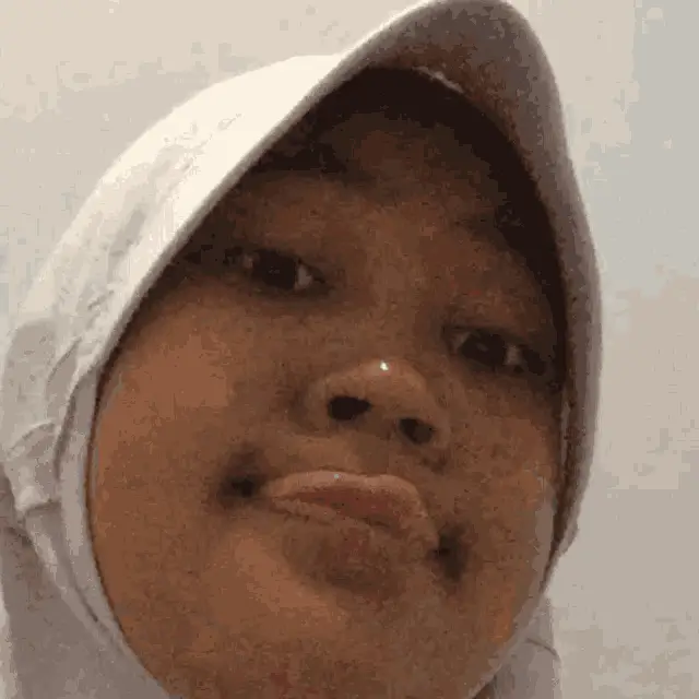 Jasmine Satas Makes Funny Faces