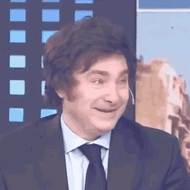 Javier Milei Peluca Sonriendo