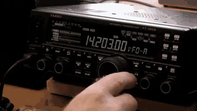 Tuning a Yaesu FT-450D Ham Radio Transceiver