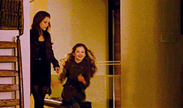 Twilight: Bella and Edward with Renesmee
