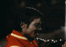 GIF May tarapyndan ýüklenen