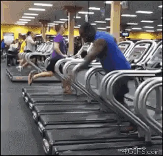 Man's Hilarious Treadmill Workout