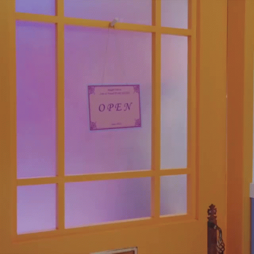 Wendy of Red Velvet: Queendom MV Behind