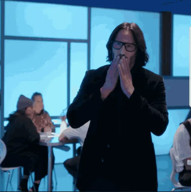 Keanu Reeves Blows a Kiss
