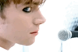 Damon Albarn - The Universal (Close-up)