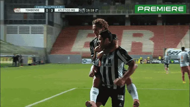 Hulk celebrates goal for Atletico Mineiro