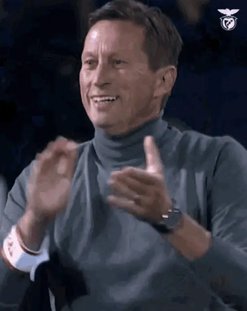 Roger Schmidt Applauds for Benfica