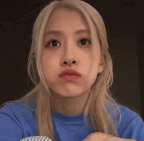 Rosé Jumpy Scared Reaction